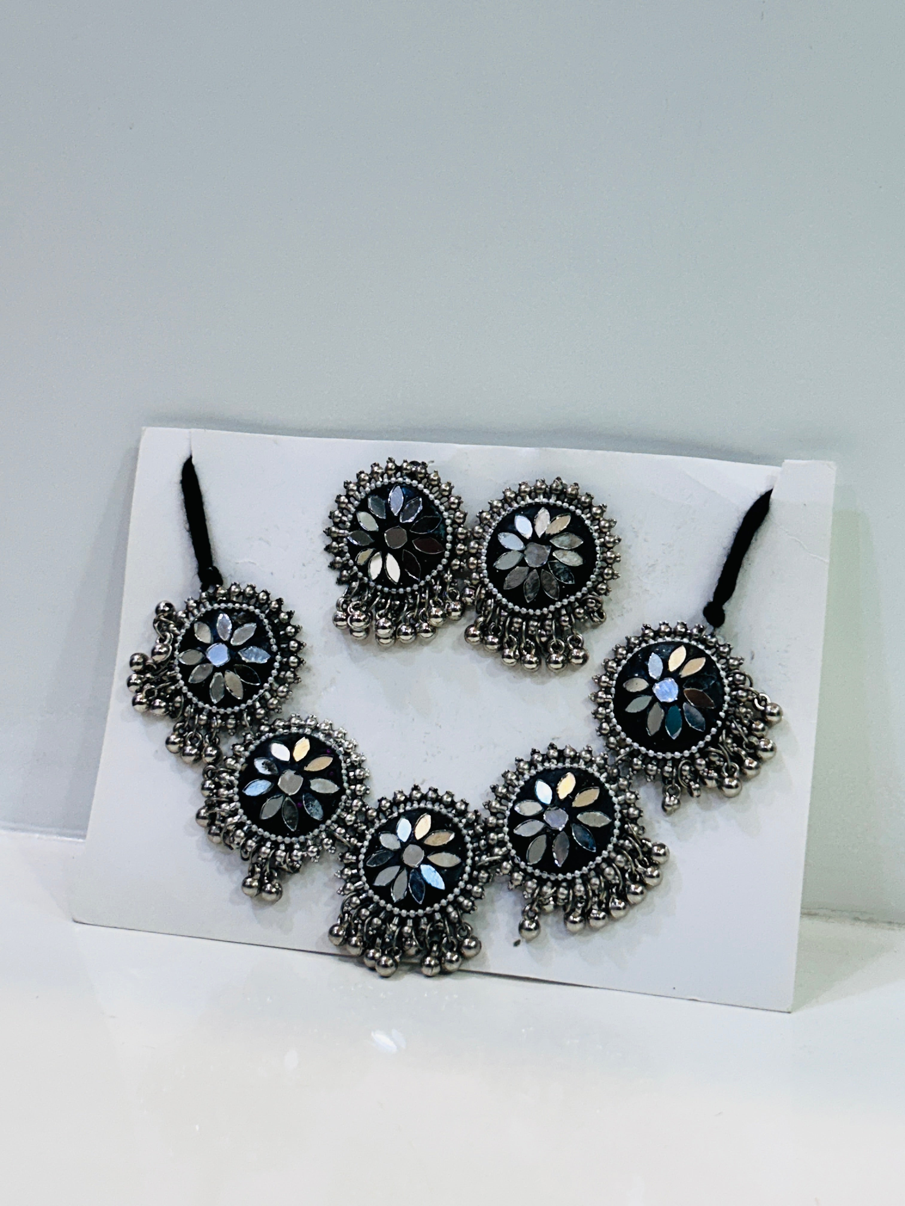 Antique Silver Festive Haar