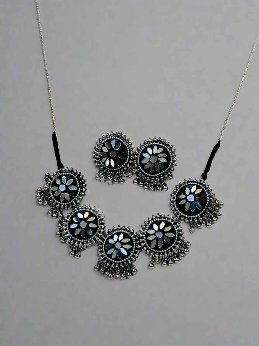 Antique Silver Festive Haar