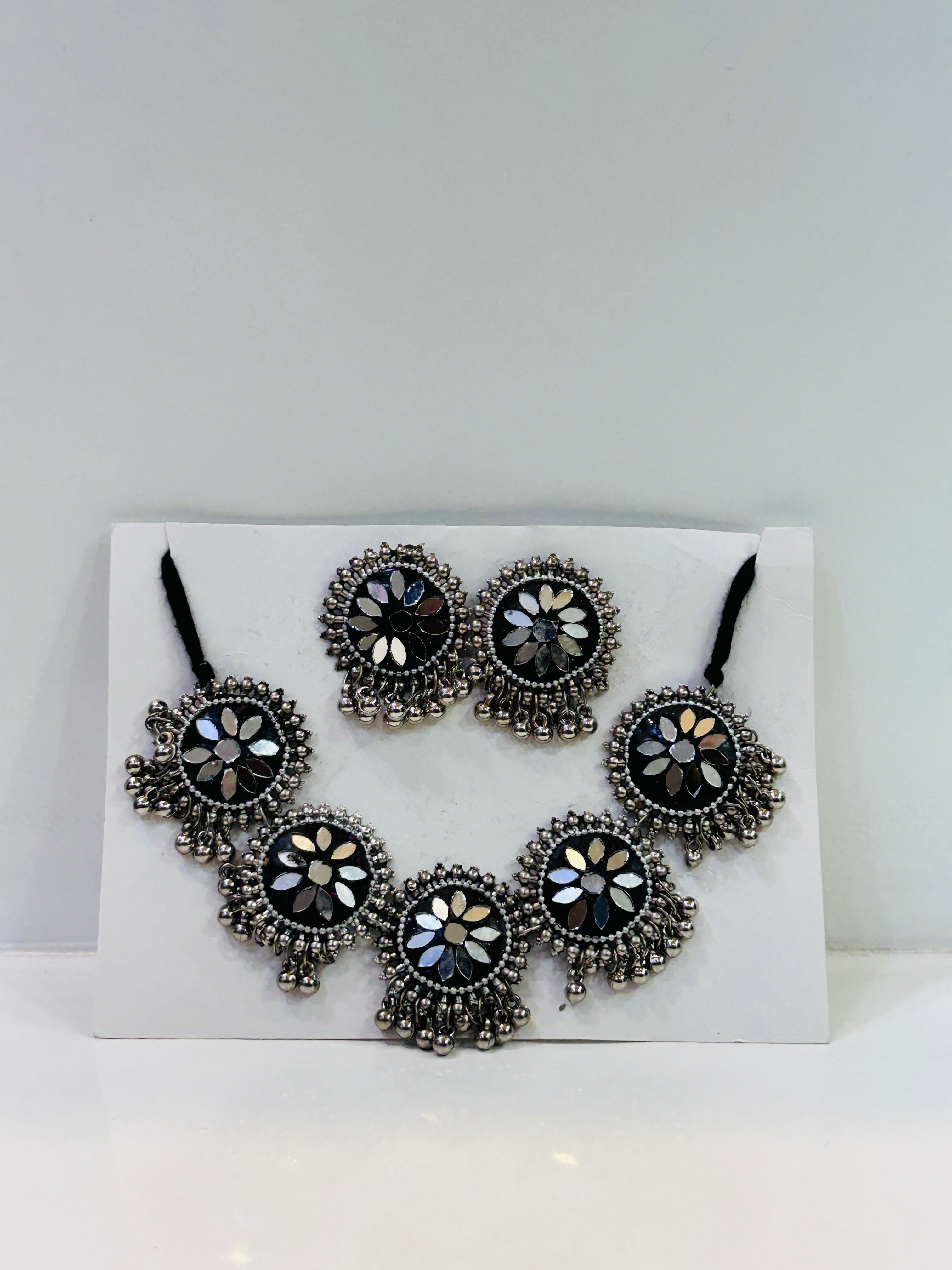 Antique Silver Festive Haar